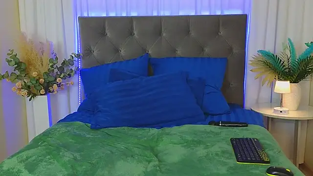 Ariana_Petite live sex cam