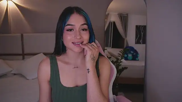 AnnyHizzle live sex cam