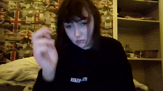 Lynylou live sex cam