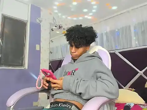 Santy_bigcock_01's cam snapshot