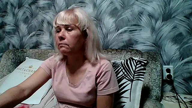 sakura_blonde live sex cam