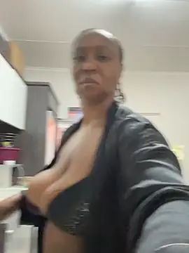 Bootyliciouse21X live sex cam