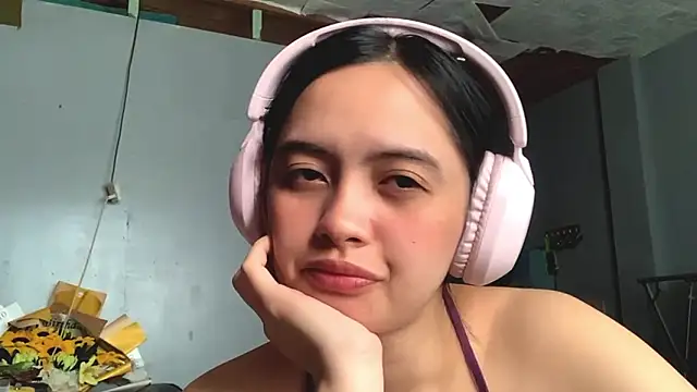 ChristiniaWins's cam snapshot