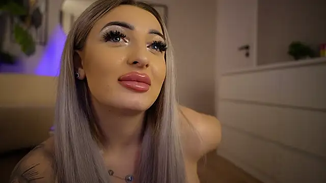 emily_bloom's cam snapshot