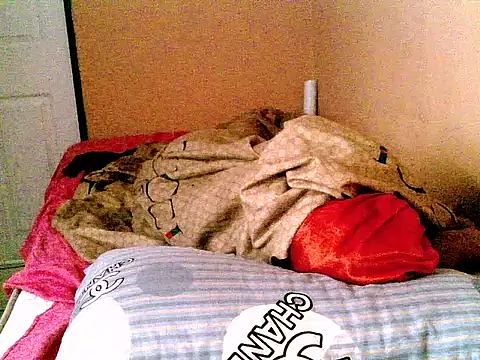 Cutenique's cam snapshot