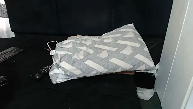 SweetHotBabby18's cam snapshot