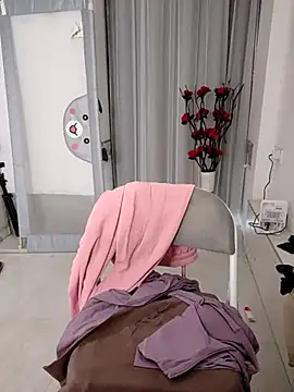 nini10052025's cam snapshot