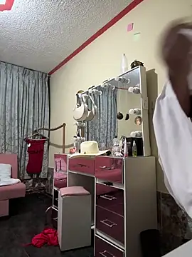 laure_torres's cam snapshot