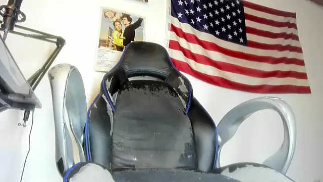 charlie_hotxxx's cam snapshot