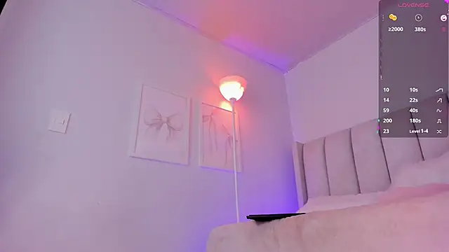 your_alina18's cam snapshot