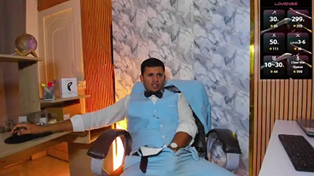 Hideintheoffice live sex cam