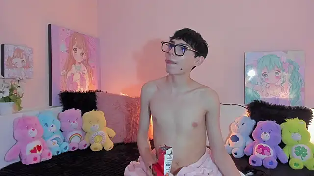 Strawberry_Kitty_ live sex cam