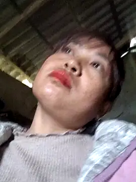 miumiu_sexy2x's cam snapshot