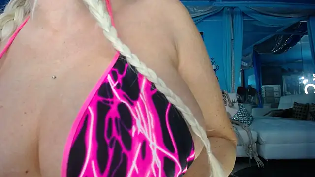 ADRIANNA_FOX live sex cam