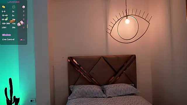 AliceHarper_'s cam snapshot