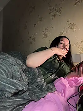 Naughtbaby_2025's cam snapshot