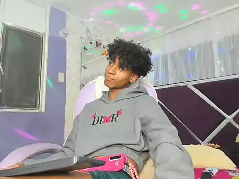 Santy_bigcock_01 live sex cam