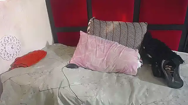 MaximTease24's cam snapshot