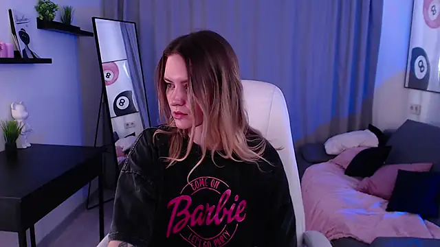 Ursula_Andres's cam snapshot