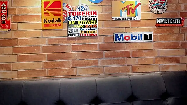 foxy_tiana's cam snapshot