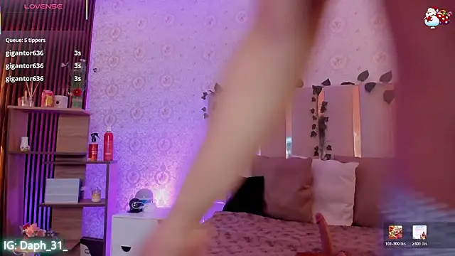 Daphnne_tay's cam snapshot