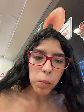 dani_bela's cam snapshot