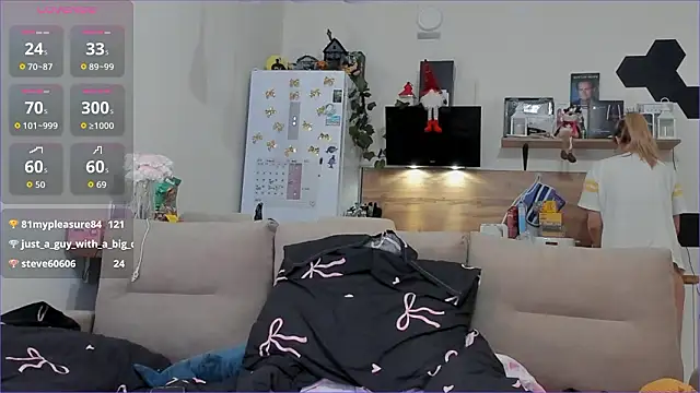 Girl_alone_home live sex cam