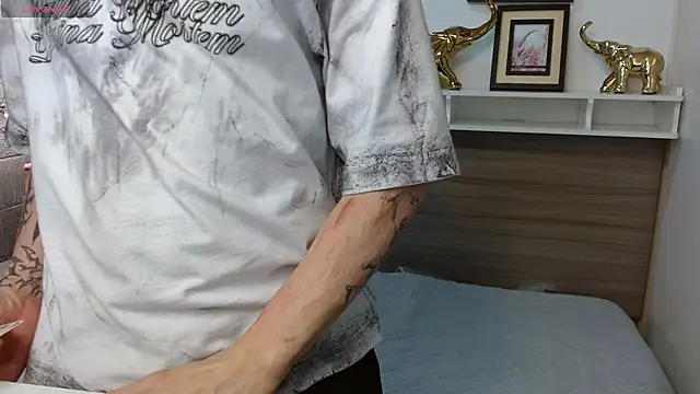 Iantwink18 live sex cam