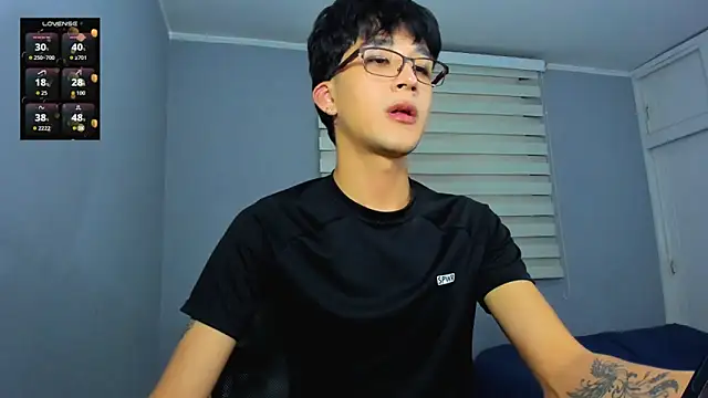 tom_Howard live sex cam