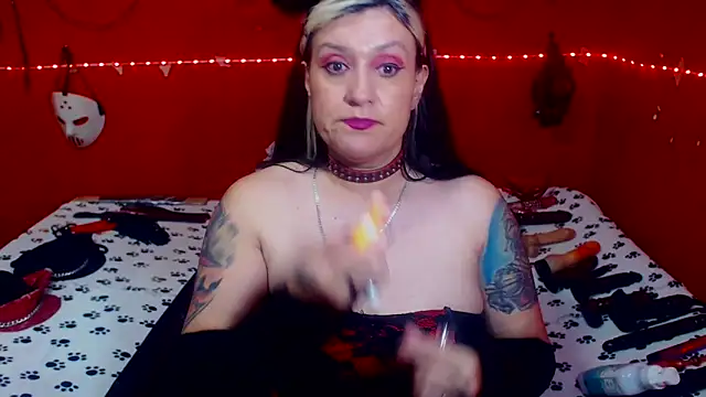 MATURE_Randy's cam snapshot