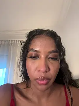 IamCrystal2 live sex cam