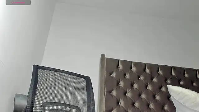 NikkiBotero live sex cam