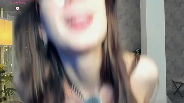 ReneeLippeatt live sex cam