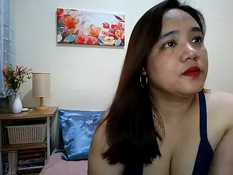 Lynn_Julia's cam snapshot