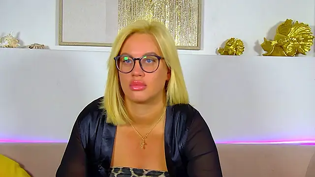 MariaNeumann live sex cam