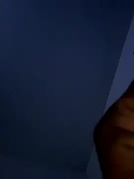 MrLLongg live sex cam