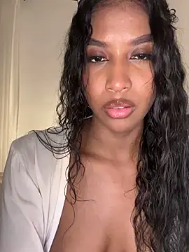IamCrystal2 live sex cam