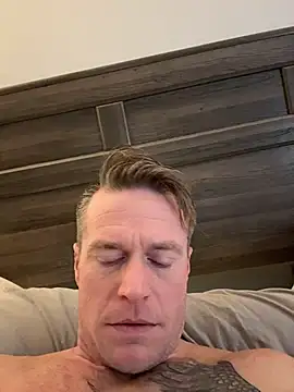 DILFiGuess1 live sex cam