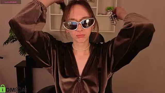 Miche1le_Allenne's cam snapshot