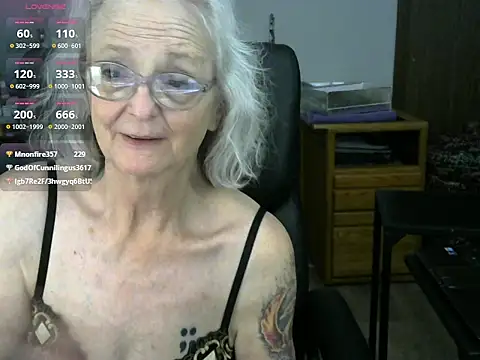 JoleneDelacroix live sex cam