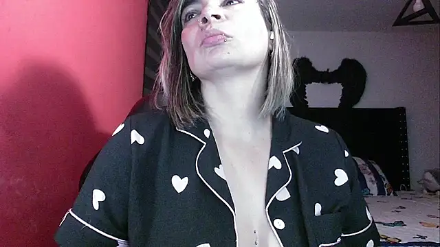 charlotedoll's cam snapshot