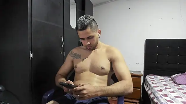 Ryan_xc1 live sex cam