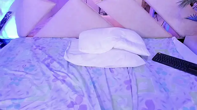 sophie_pariss's cam snapshot