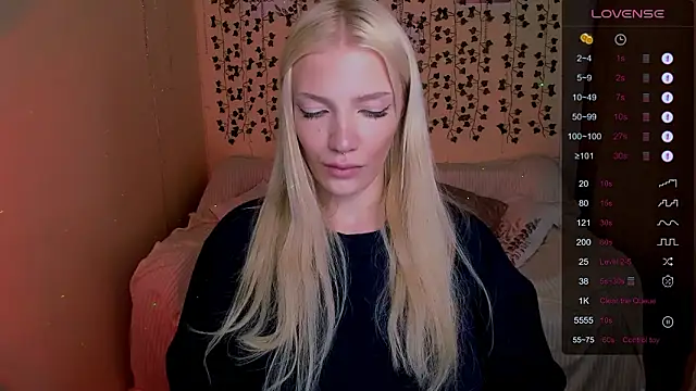 AnyaTaylor_'s cam snapshot