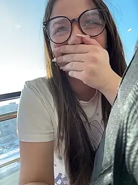 Niki_Hug live sex cam