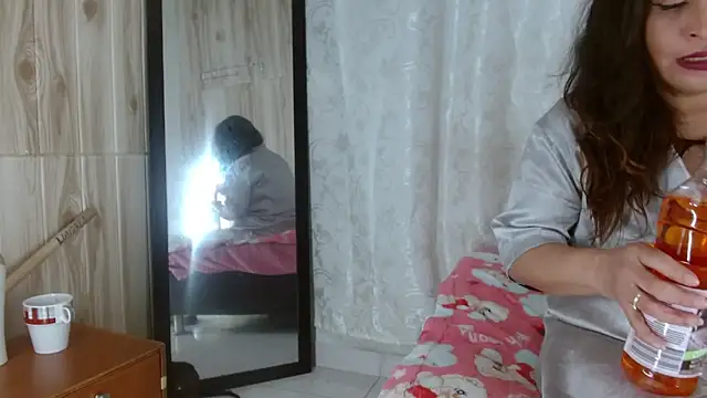 Camil4_milf_1's cam snapshot