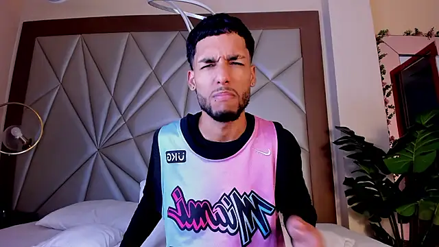 Thiagoferreti live sex cam