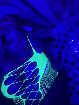 Chocolatebunnyxx96 live sex cam