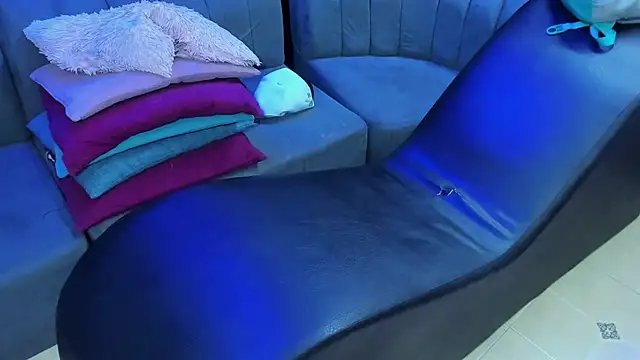 Plays_cloe_sex live sex cam