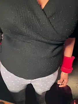 Lucky_Flora's cam snapshot